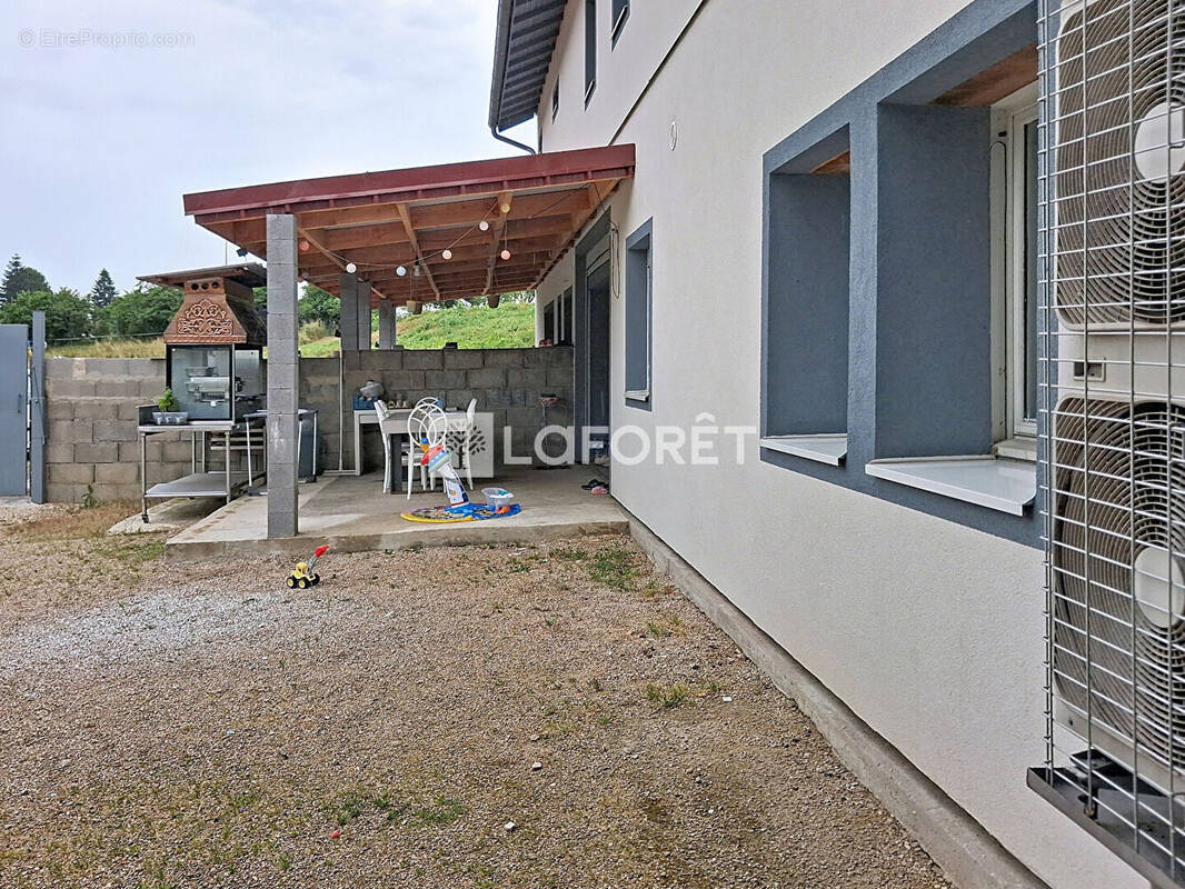 Appartement à JOUDES