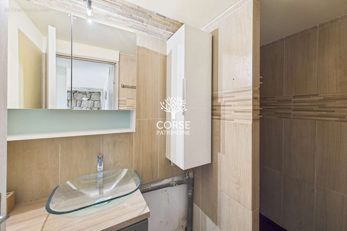 Appartement à MONACIA-D&#039;AULLENE