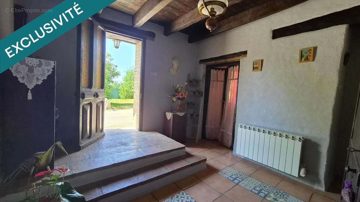 Photo 2 - Maison à SAINT-URCISSE