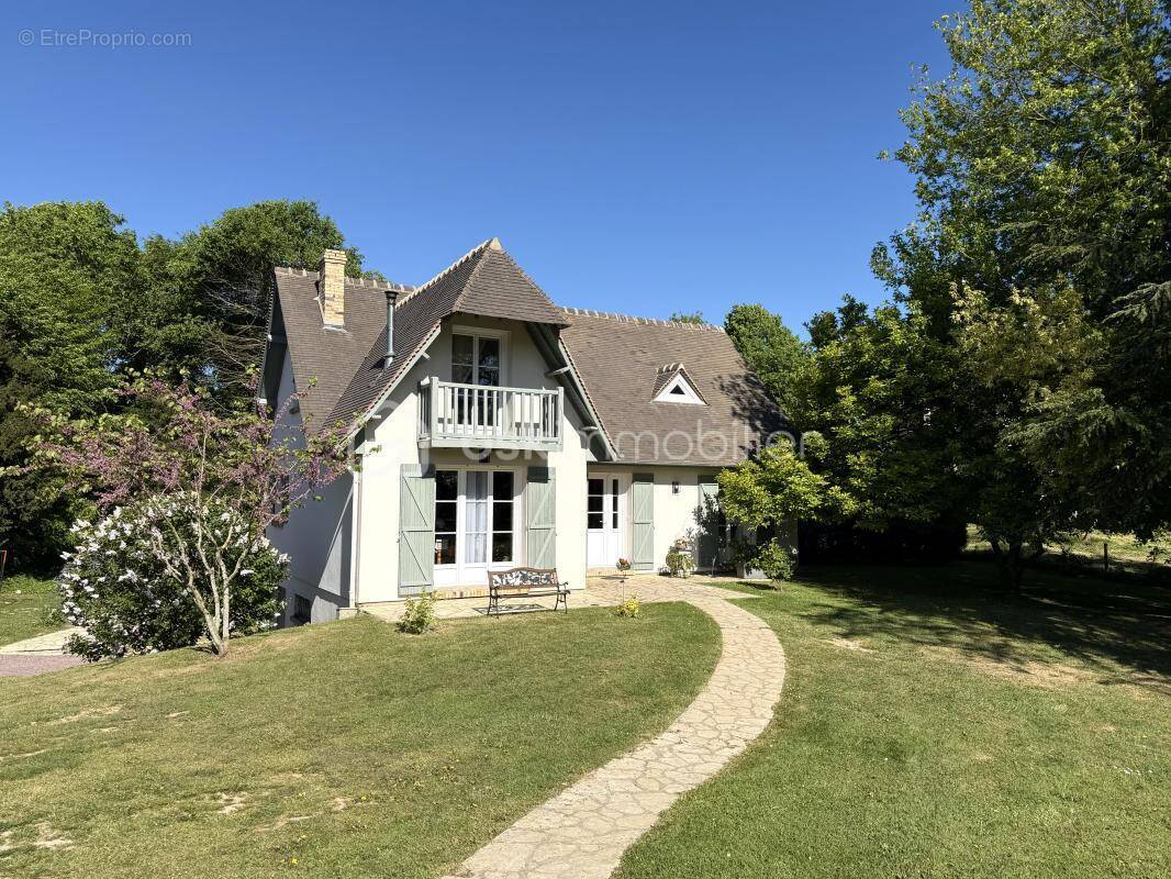 Maison à SAINT-PIERRE-DES-FLEURS