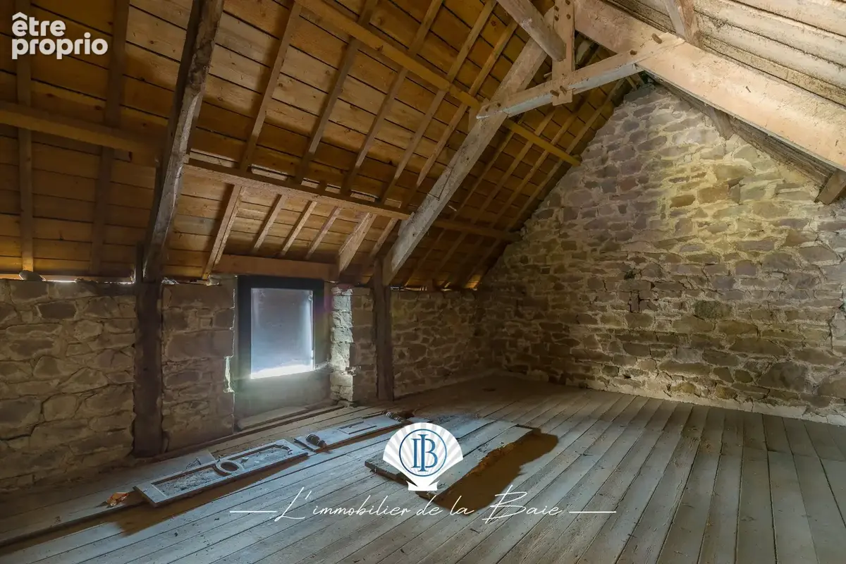 Maison en pierre à rénover avec terrain clos, à 1,8 km de Sables-d'Or-les-Pins - photo 9