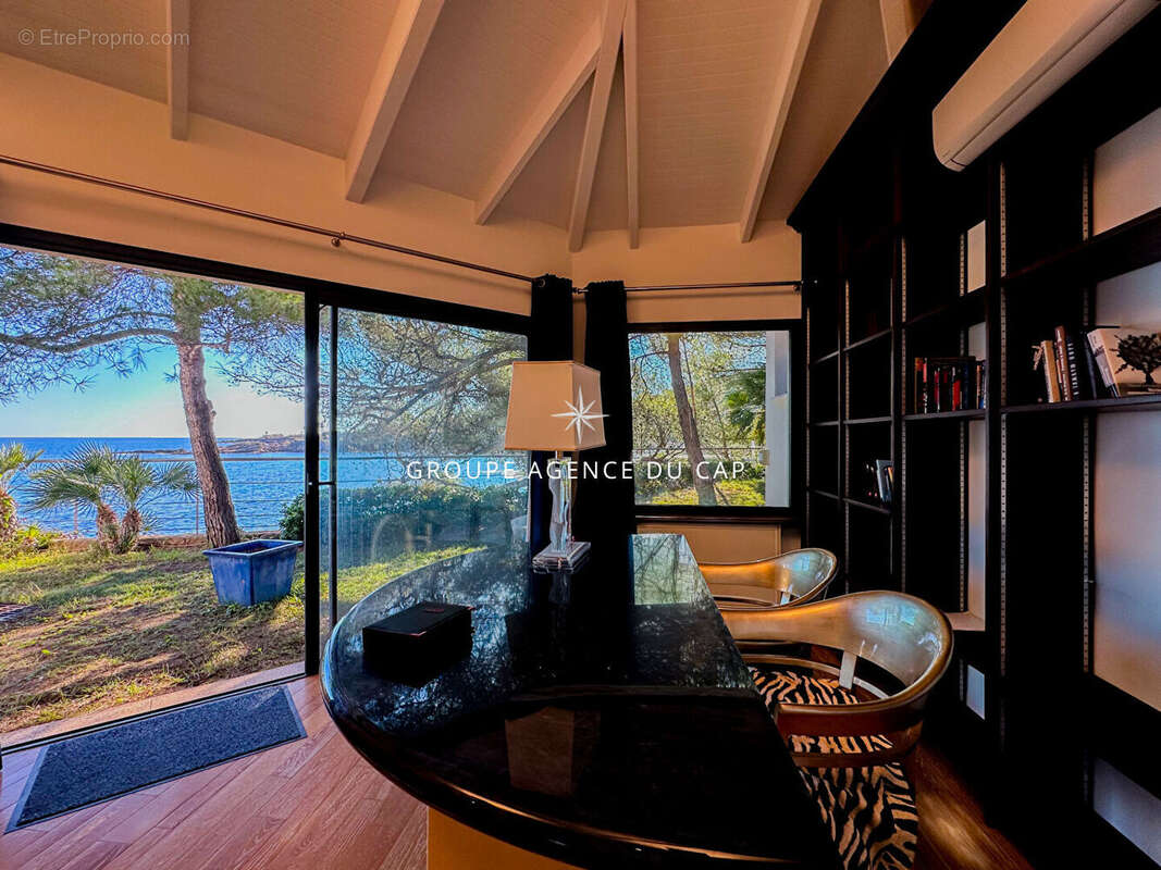 Maison à LES ISSAMBRES