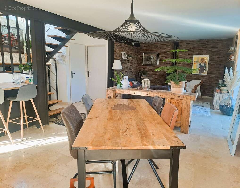 salle à manger - Maison à GINDOU