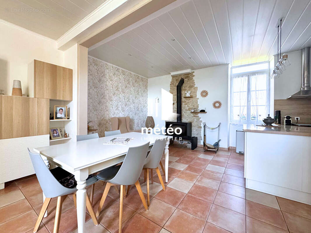 Maison en pierre de 226m² Luçon 4 chambres - photo 5
