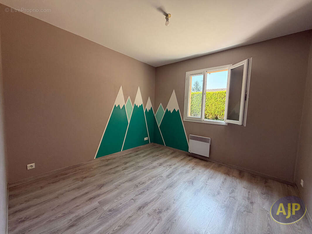 Maison de plain-pied de 95 m² ? Bien rare à Pons - photo 8