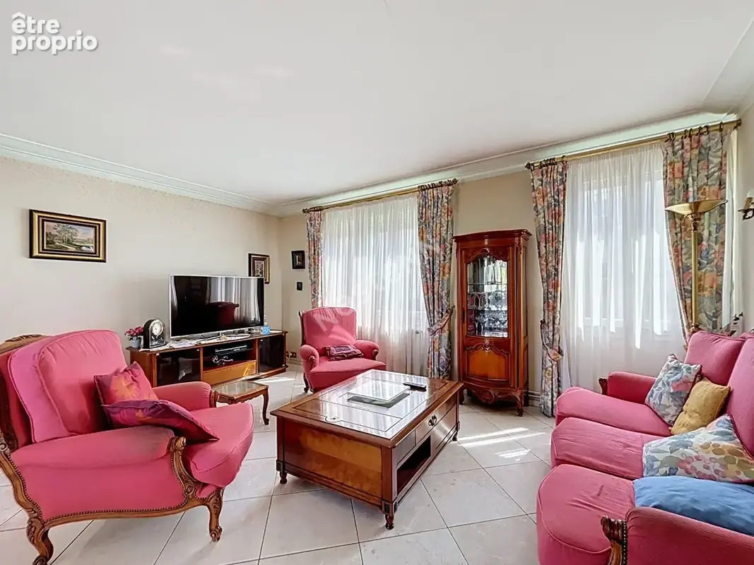 A vendre : Maison familiale de 7 pièces avec un joli jardin et garage- Rezé - photo 11