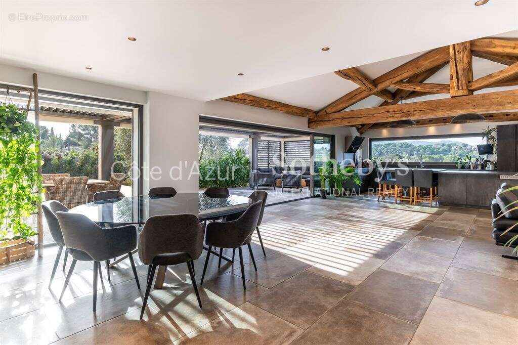 Maison à MOUGINS