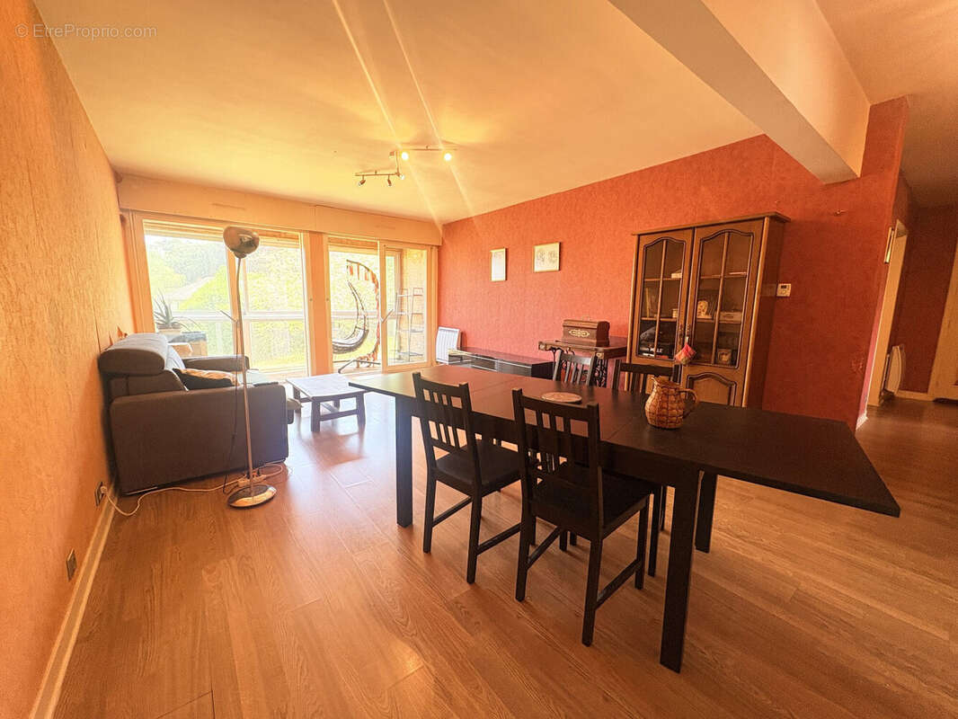 Appartement 82 m² à Royat  - photo 2