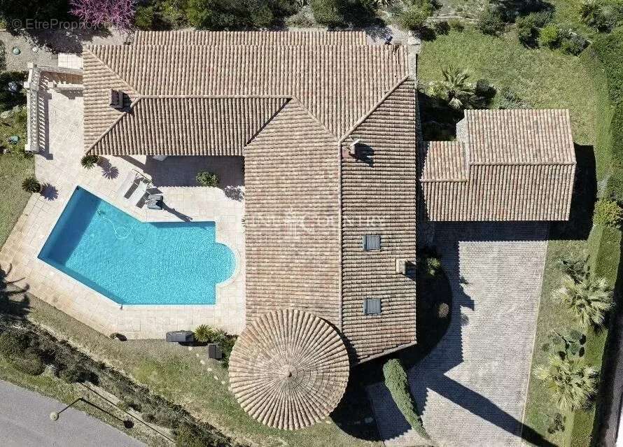 Maison à LES ADRETS-DE-L'ESTEREL