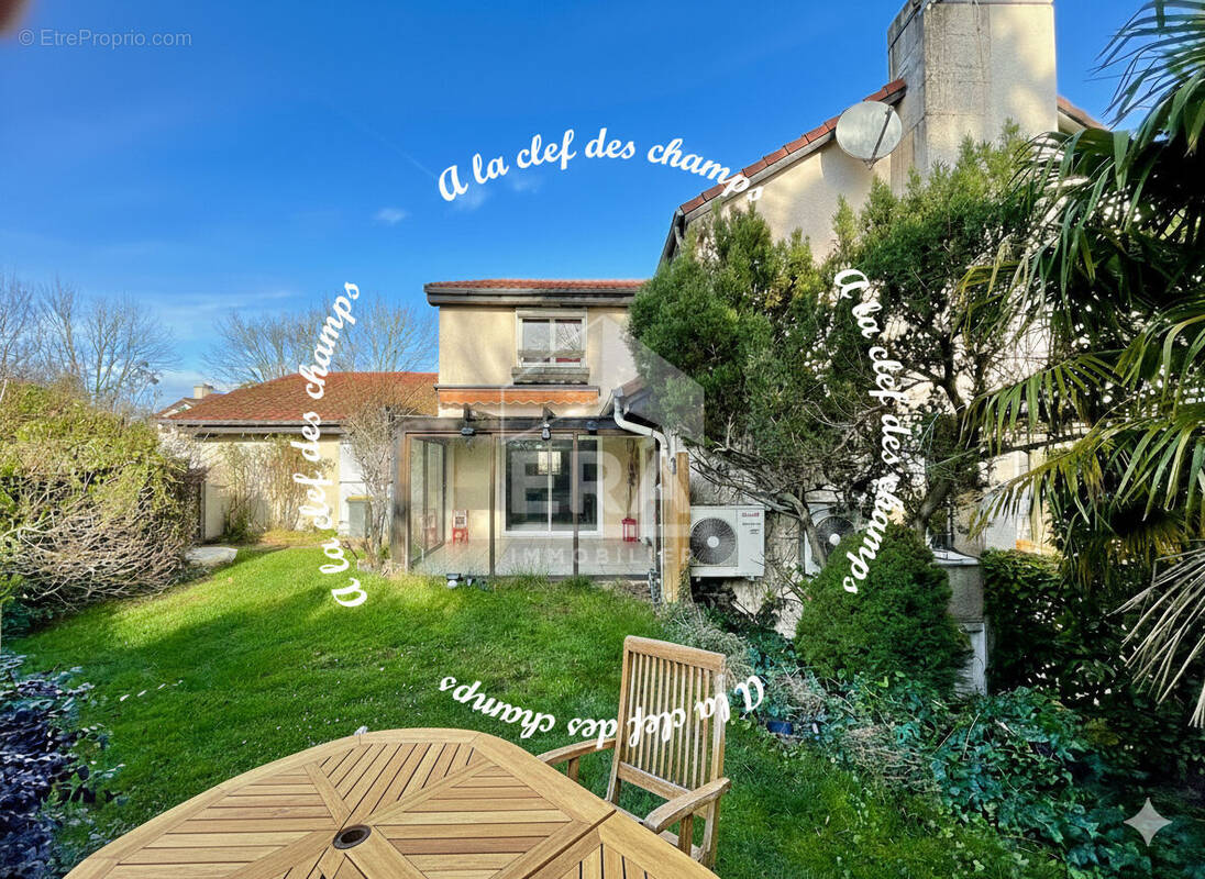 Maison à GIF-SUR-YVETTE