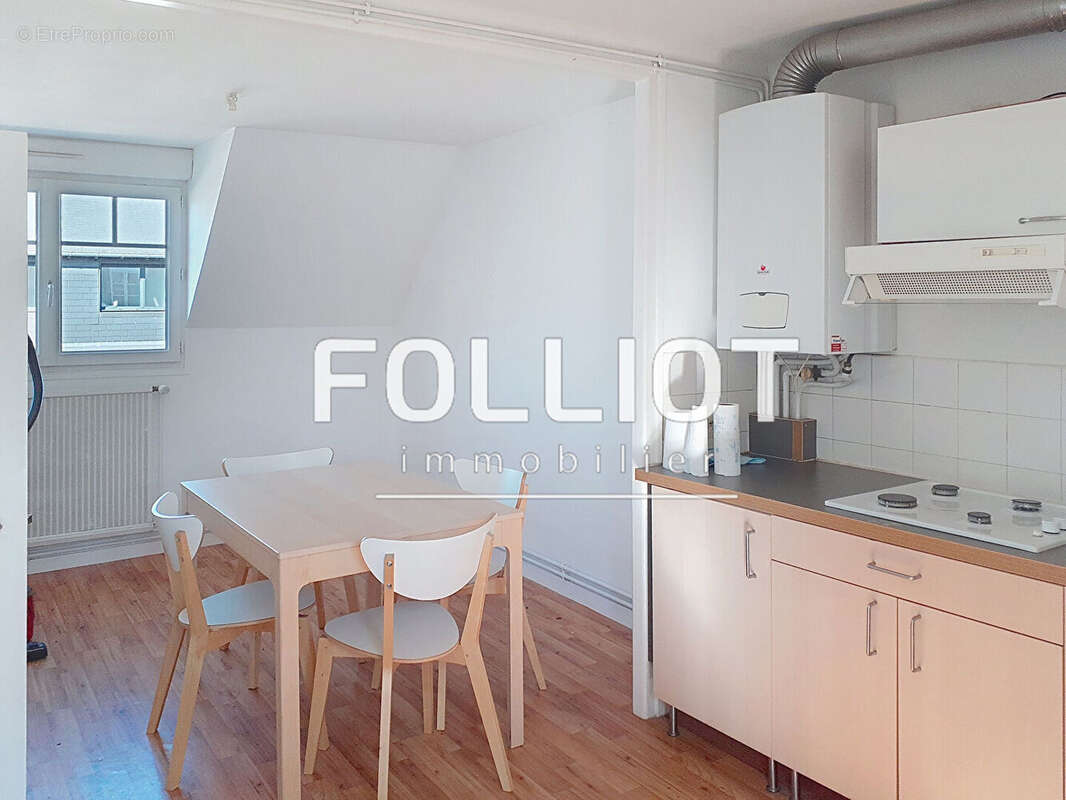 Appartement à VILLEDIEU-LES-POELES