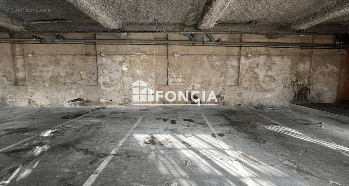 Parking à BORDEAUX
