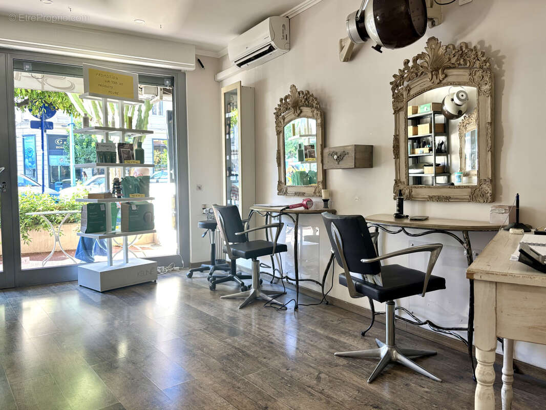 À Vendre Salon de Coiffure à Menton - photo 3