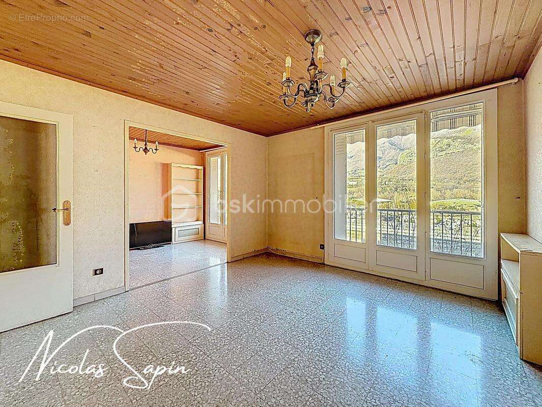 Appartement à LE PONT-DE-CLAIX