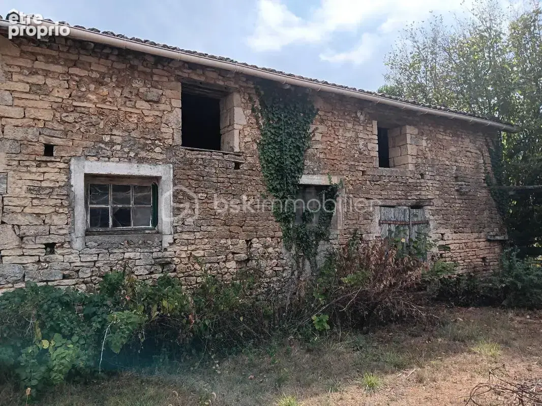  Longère de 195 m² + 185 m² de dépendances – Terrain 2 783 m² - photo 3