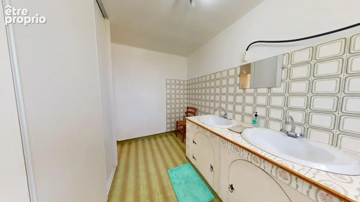 Maison en pierre avec jardin et dépendances - photo 18