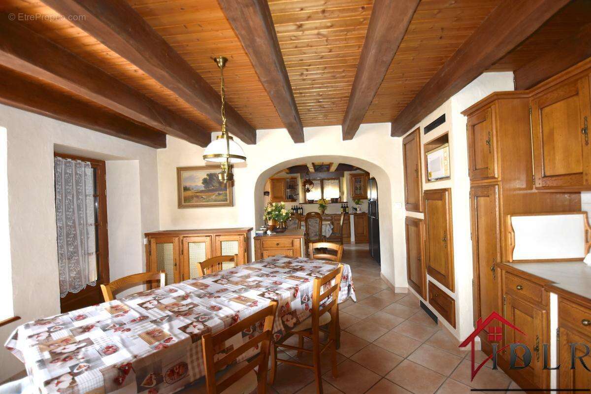 Maison de village rénovée avec joli terrain - photo 5