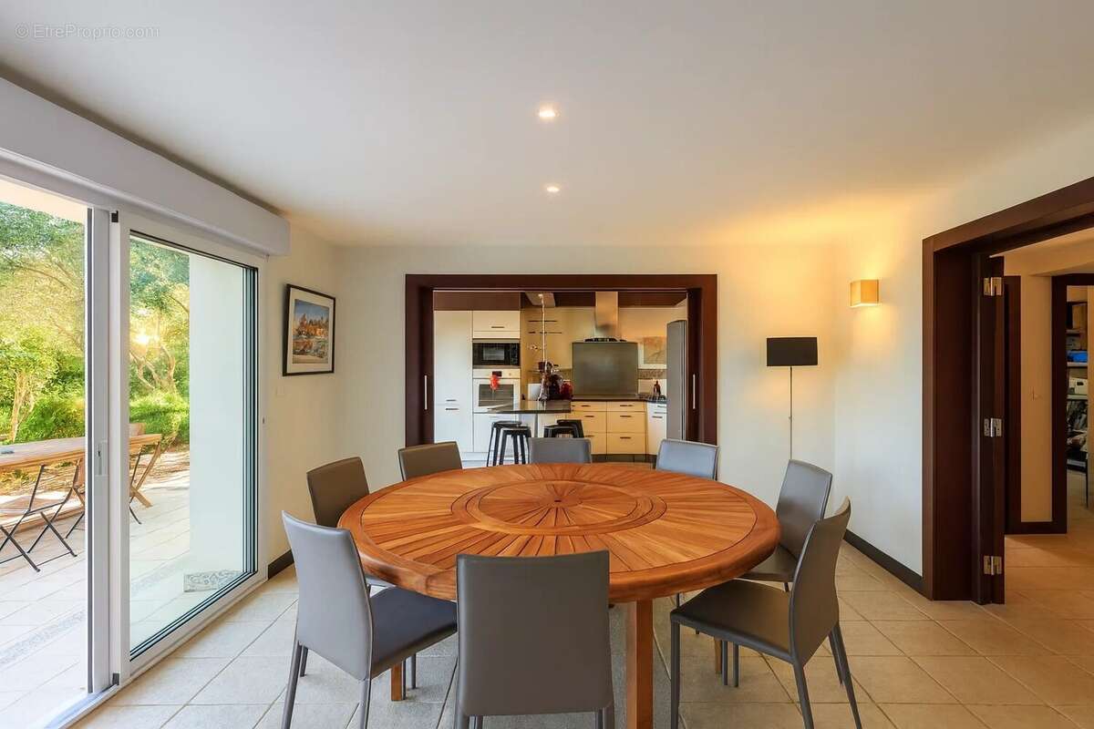 Maison à HYERES