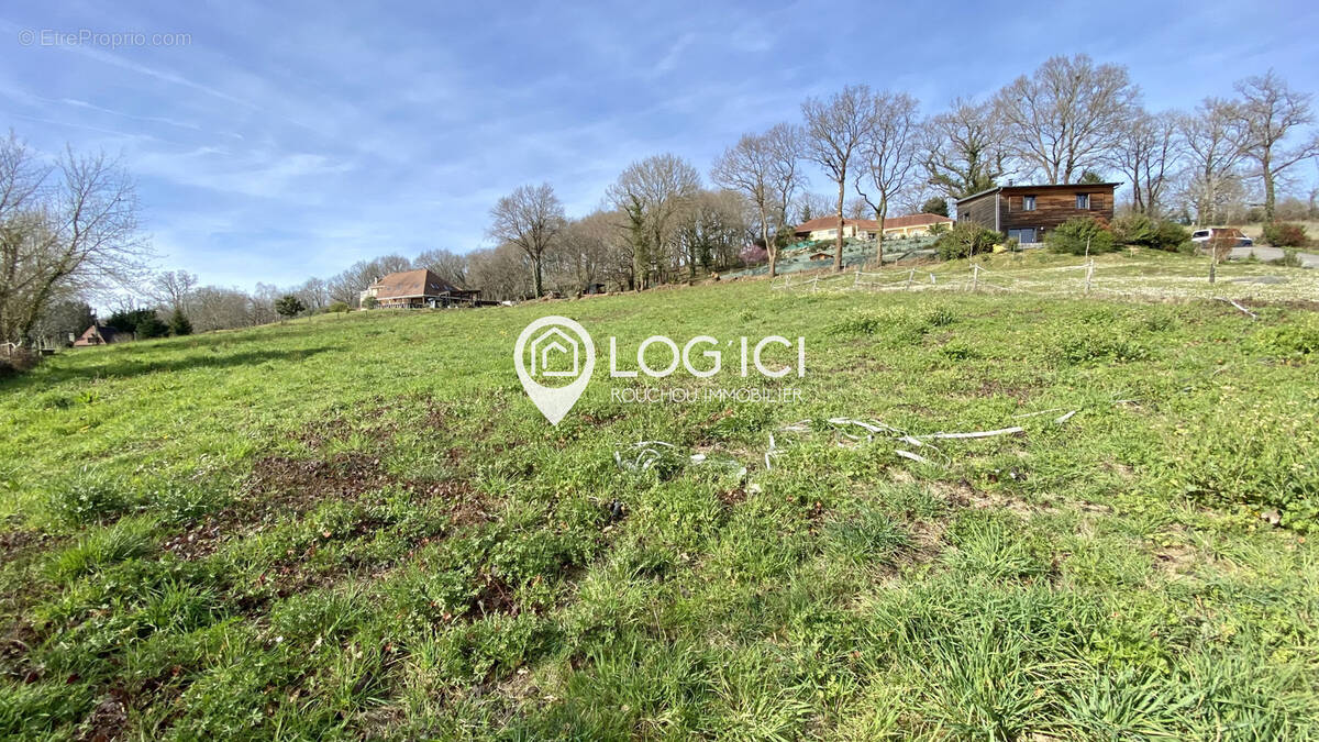 Terrain à CASTILLON(CANTON D'ARTHEZ-DE-BEARN)