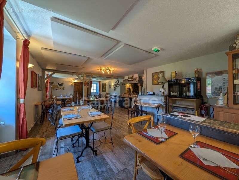 Fonds de commerce et murs à vendre - Demeure XVIᵉ avec restaurant, chambres d’hôtes et logement privatif – Site Patrimonial Rema - photo 3