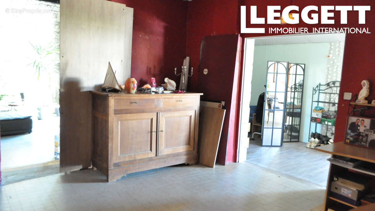 Commerce à COMBIERS