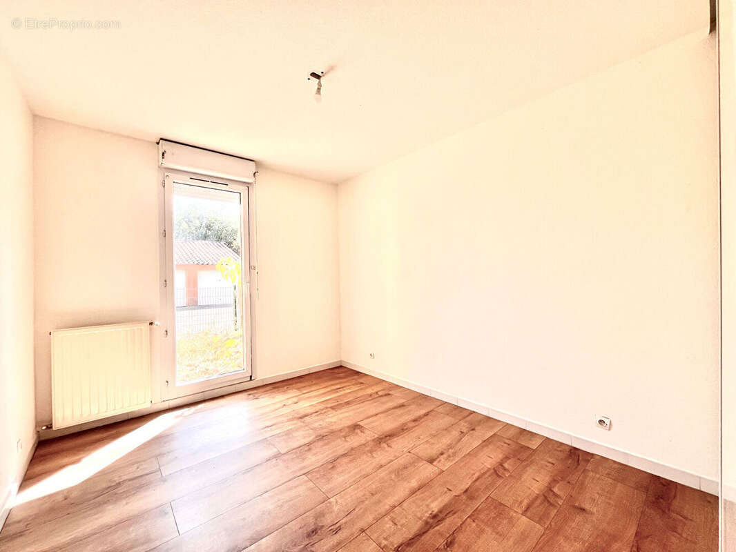 Appartement T3 de 70 m2 avec jardin privatif et parking - photo 4