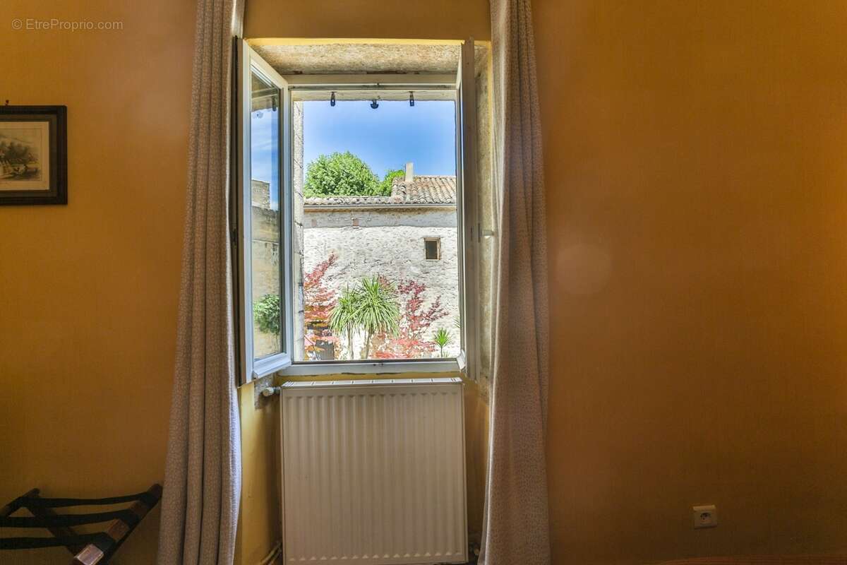 Demeure de caractère avec jardin clos, piscine et dépendances – à 10 mn d’Uzès  - photo 15
