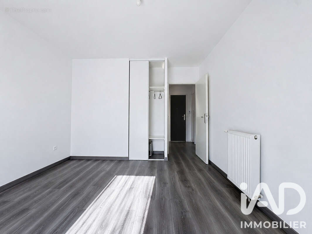 Photo 6 - Appartement à BUSSY-SAINT-GEORGES