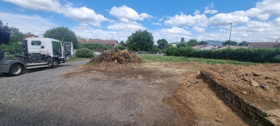 Terrain 338 m² à Chazay-D'azergues  - photo 2