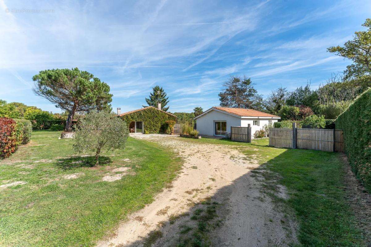 Maison à SAINT-MARTIN-DU-BOIS