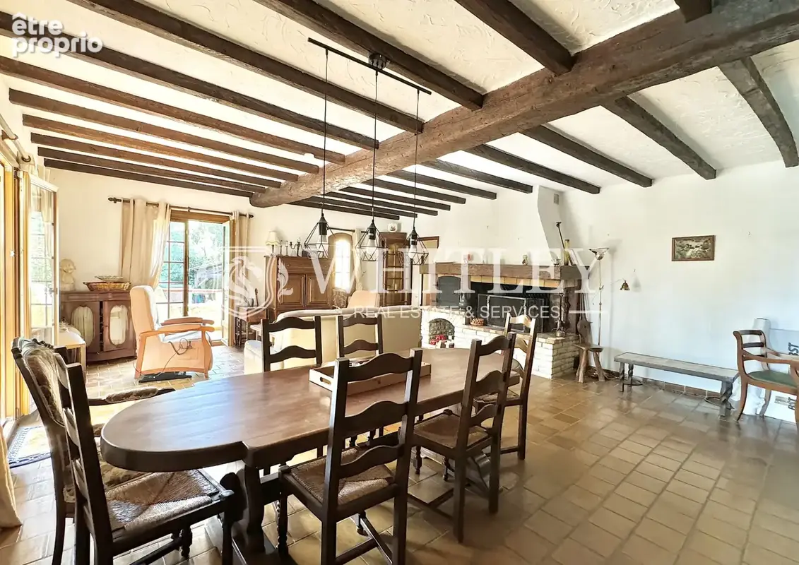 Villa rare à la vente avec grand terrain de plus de 5000 m2 et piscine - photo 5
