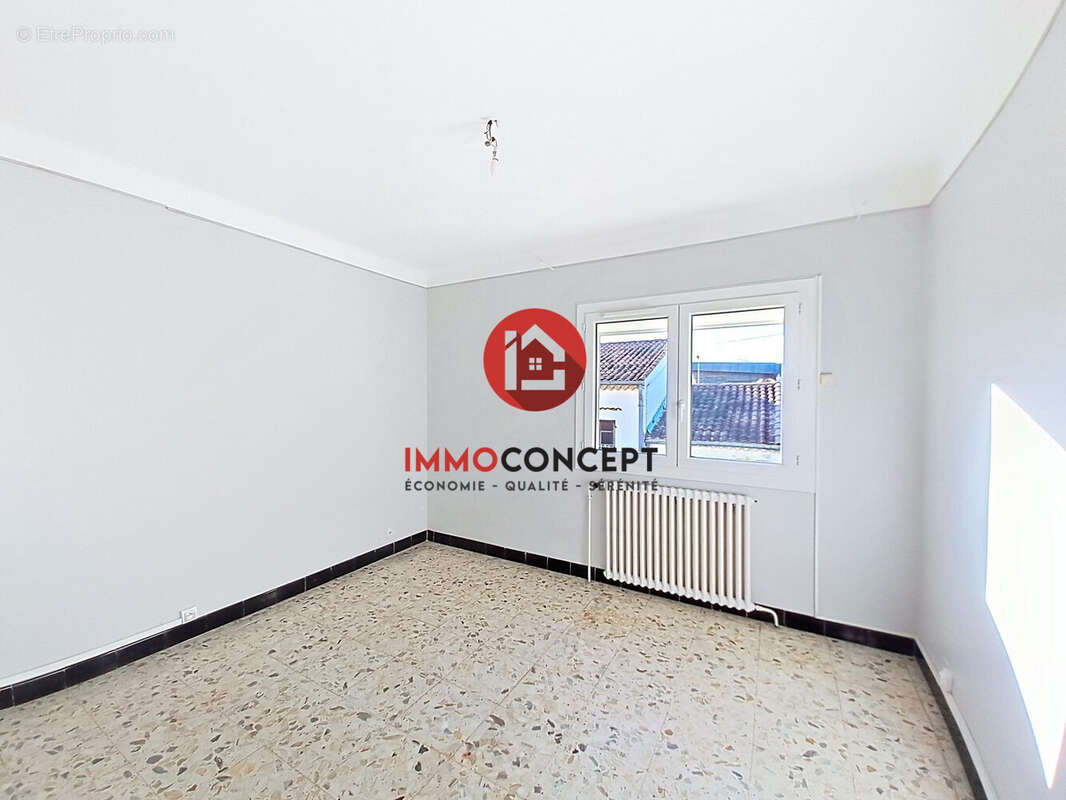 Maison à ROQUEMAURE