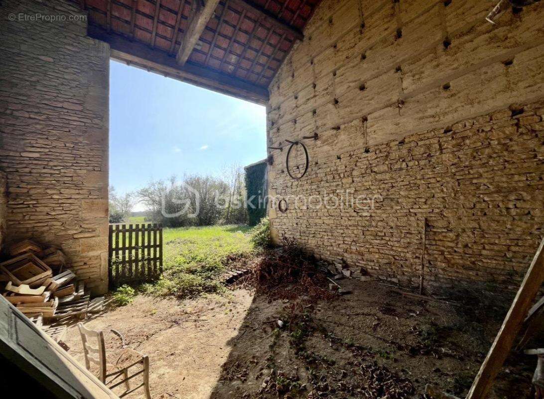 Maison à CRECHES-SUR-SAONE