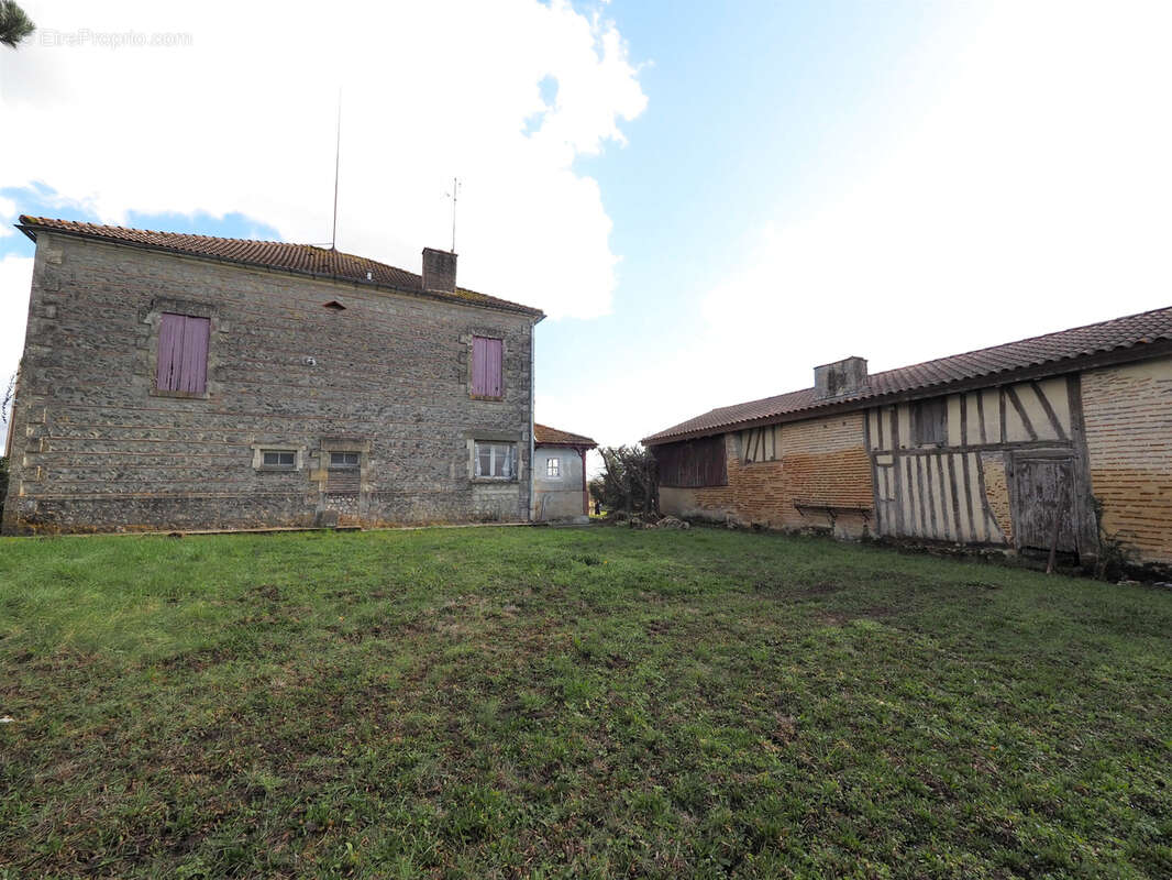Maison à FAUILLET