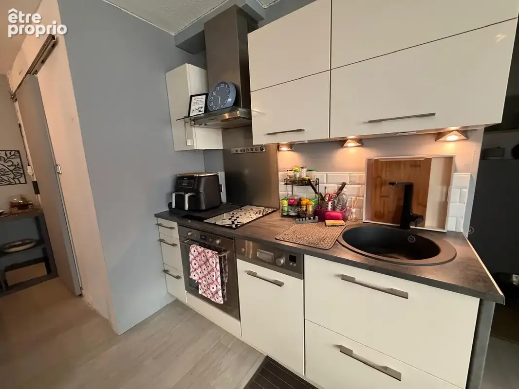 Maison de village, de type t3 et combles,  66740 Saint Génis Des Fontaines. - photo 3