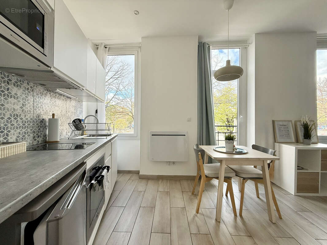 Appartement à MARSEILLE-5E