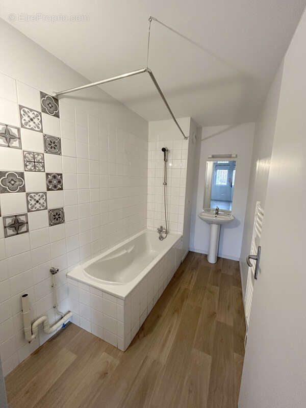 Appartement à SOUAL