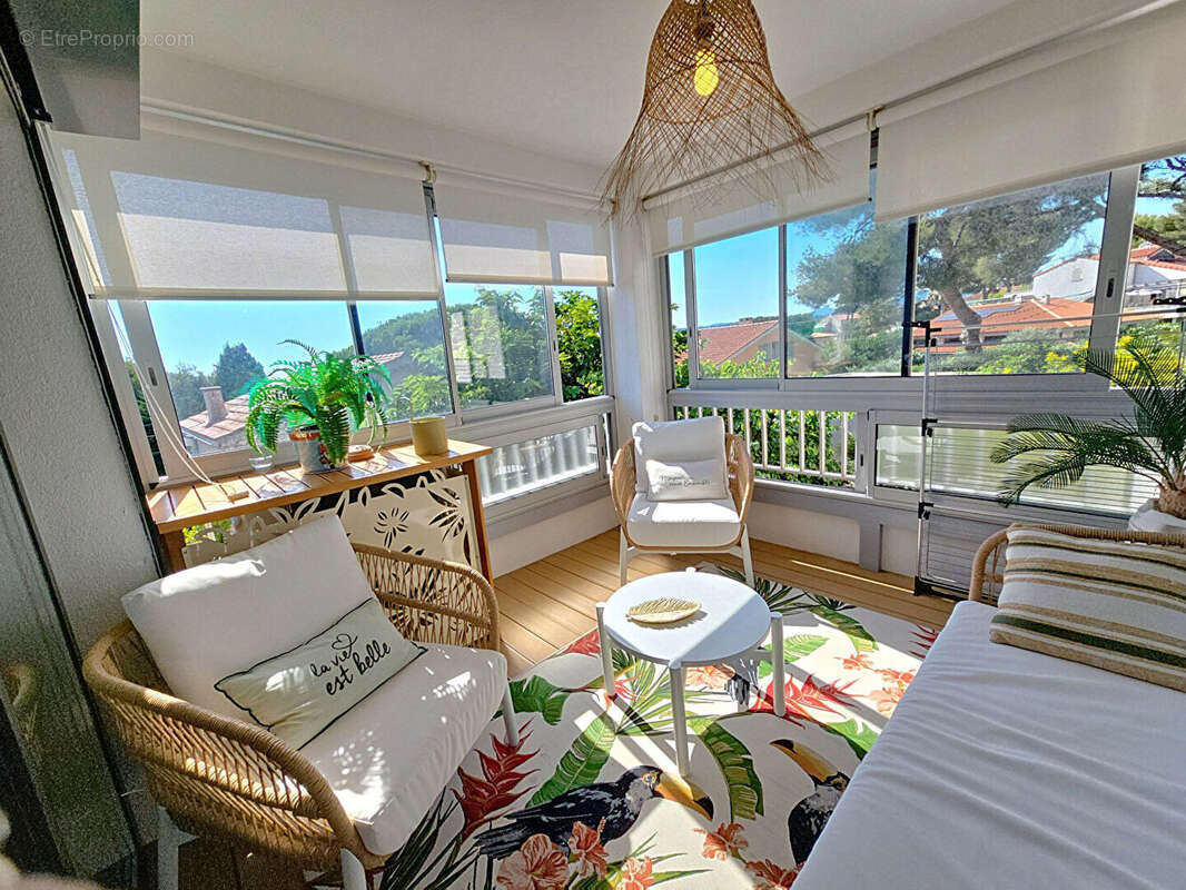 Appartement 75 m² à Six-Fours-Les-Plages  - photo 6