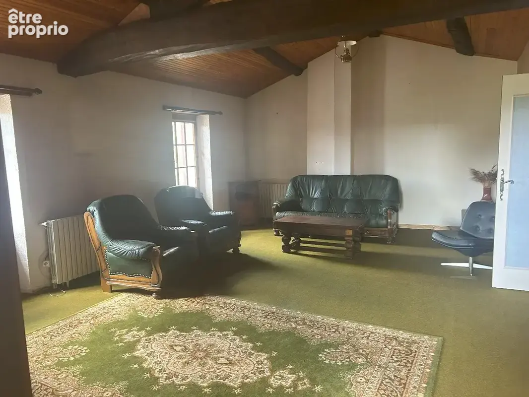 Maison de caractère avec grandes dépendances et jardin de 1 200 m² - photo 11