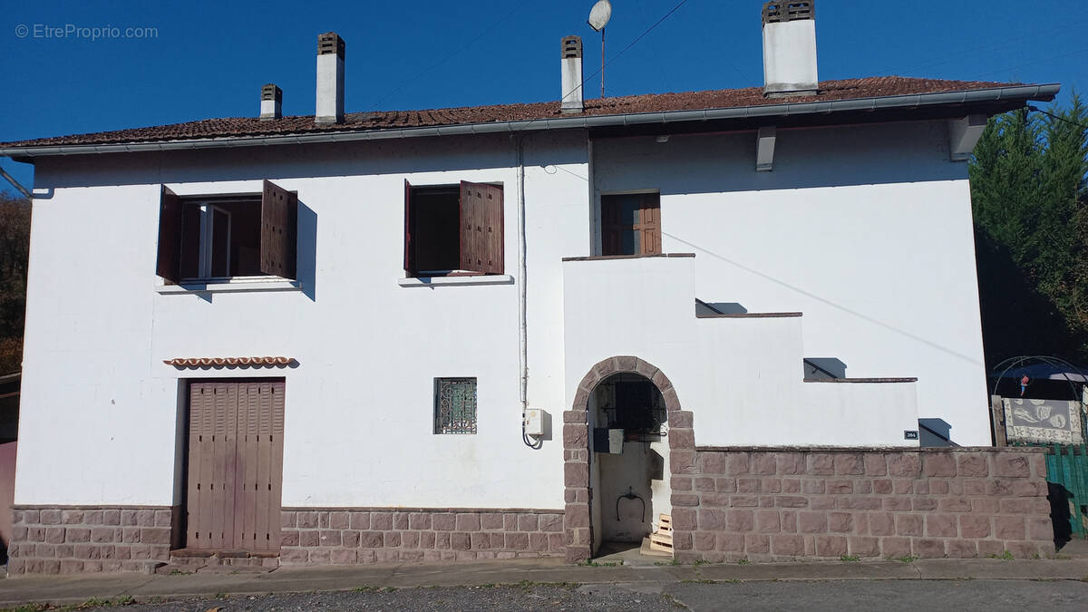 Appartement à AMENDEUIX-ONEIX