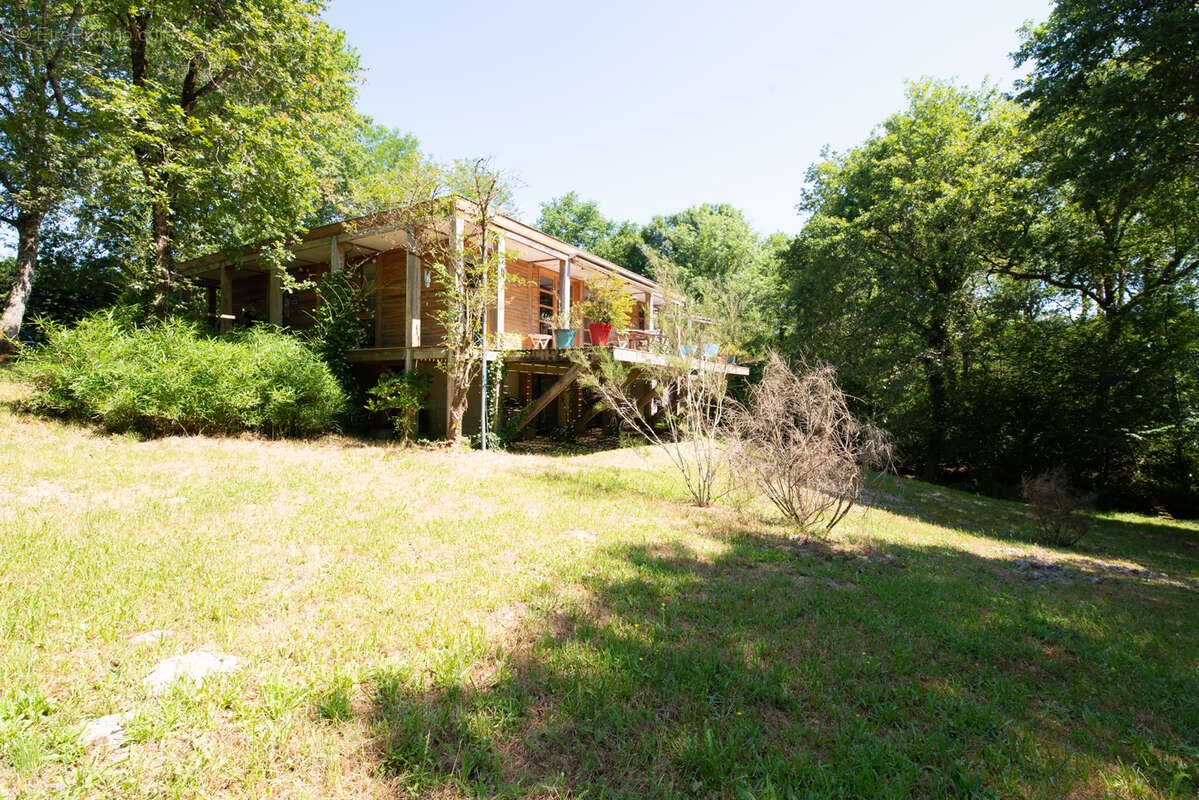 Maison à CABANAC-ET-VILLAGRAINS