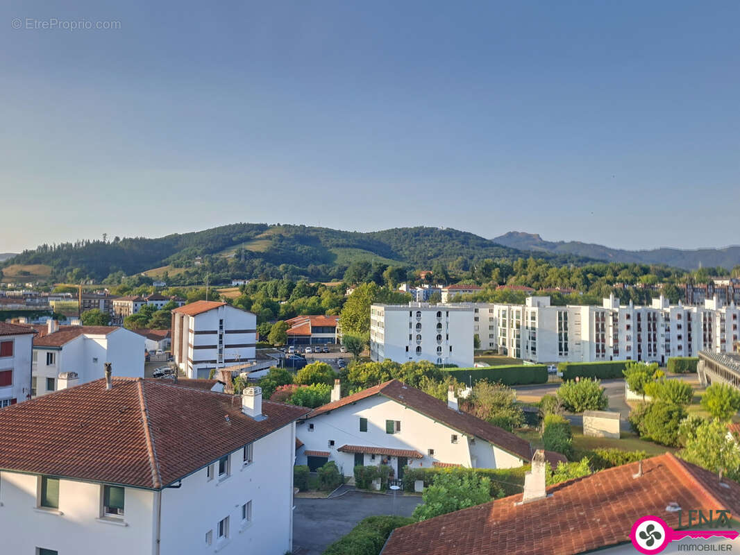Grand T3 traversant avec balcon filant, garage et vue montagnes - photo 8