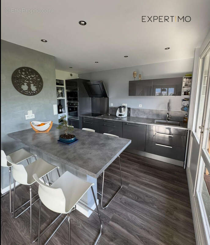 Appartement T4 de 83 m2 avec grand balcon   Résidence du Château - photo 6