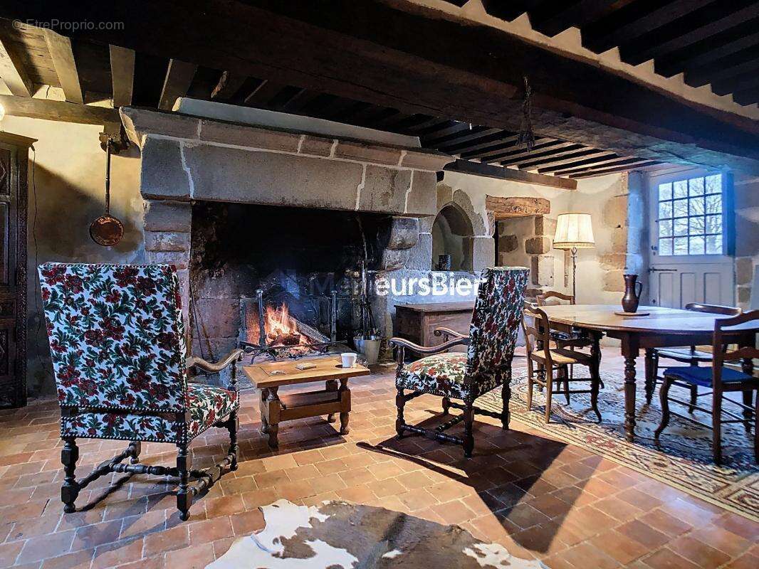 Maison à BELLOU-EN-HOULME