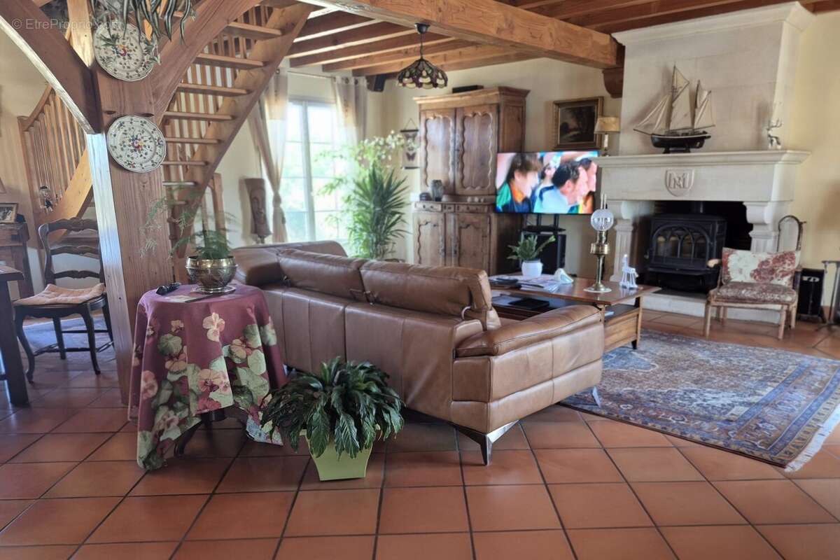 Maison 151 m² à Lauzun  - photo 4