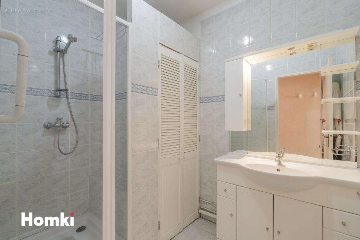 Appartement à MARSEILLE-5E