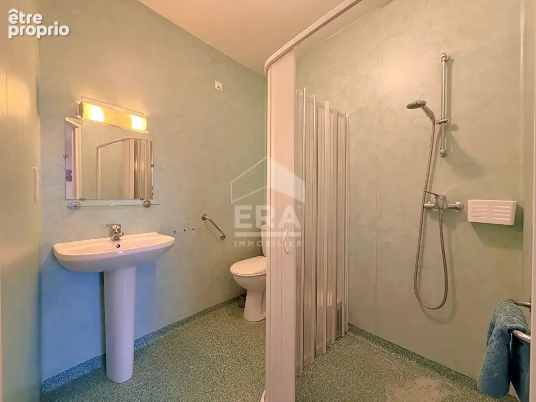 Immeuble 550m² à roullet-saint-estèphe - photo 17