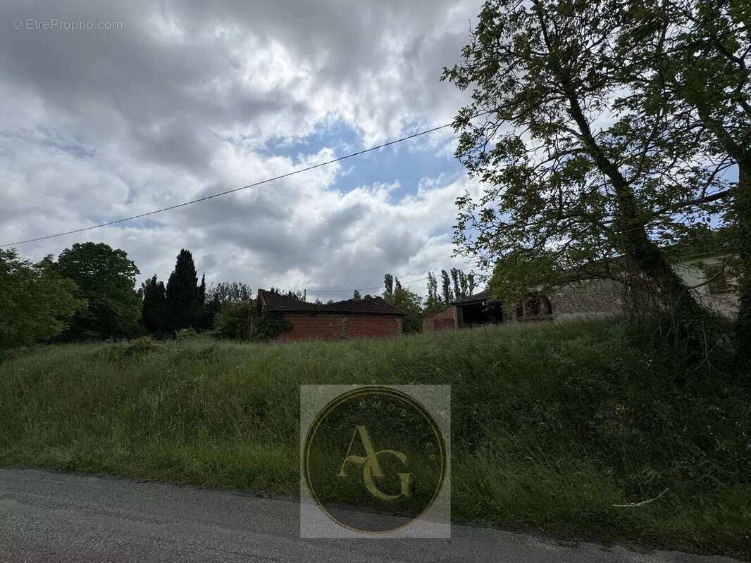 Terrain à LABASTIDE-D&#039;ANJOU