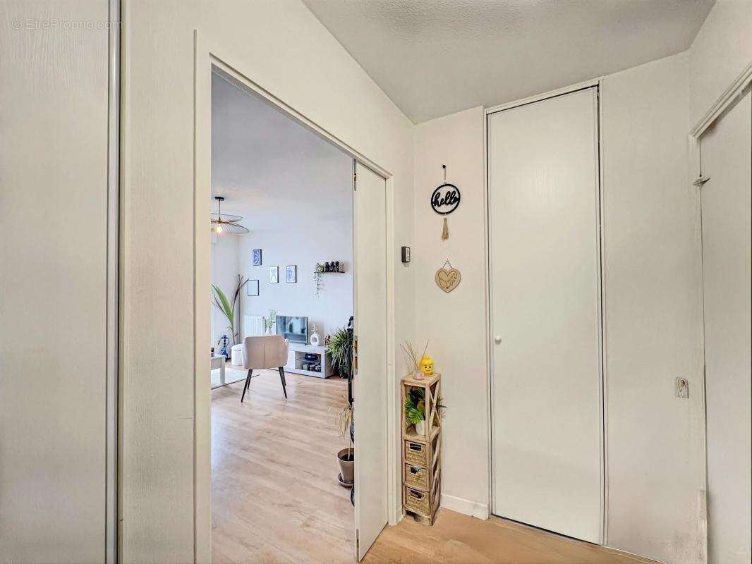 Appartement T2 idéal investisseur, bon DPE, balcon, place de parking exterieur - photo 11