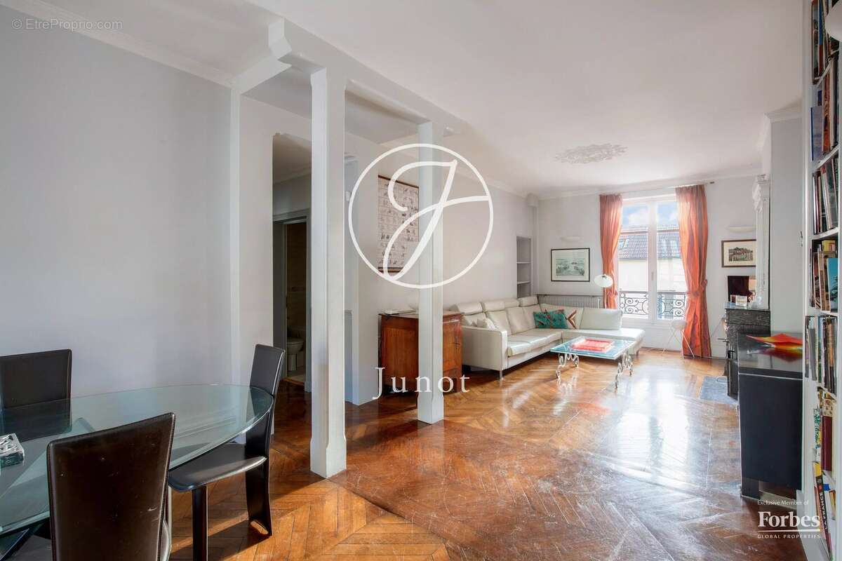 Appartement à VERSAILLES